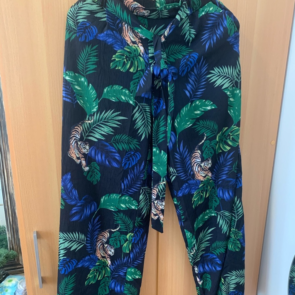 High wasted print pants